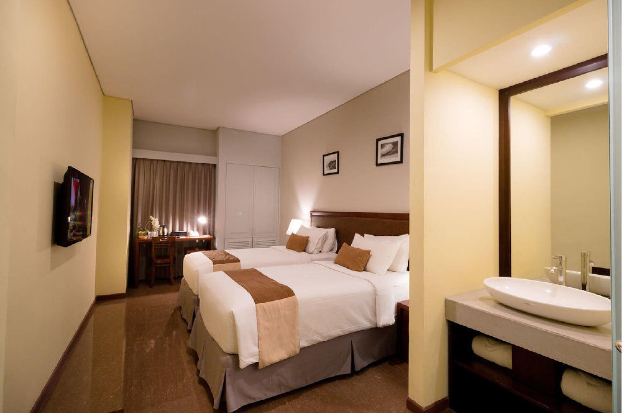 Kutabex Beachfront Hotel Kuta Lombok Dış mekan fotoğraf