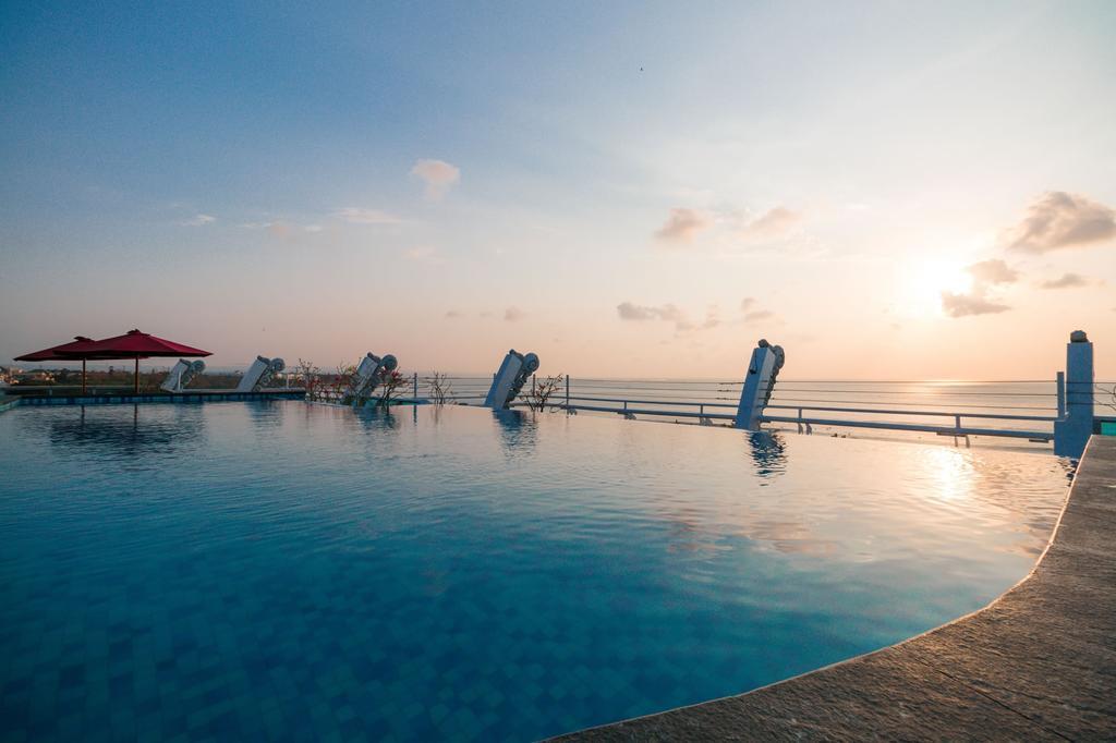 Kutabex Beachfront Hotel Kuta Lombok Dış mekan fotoğraf