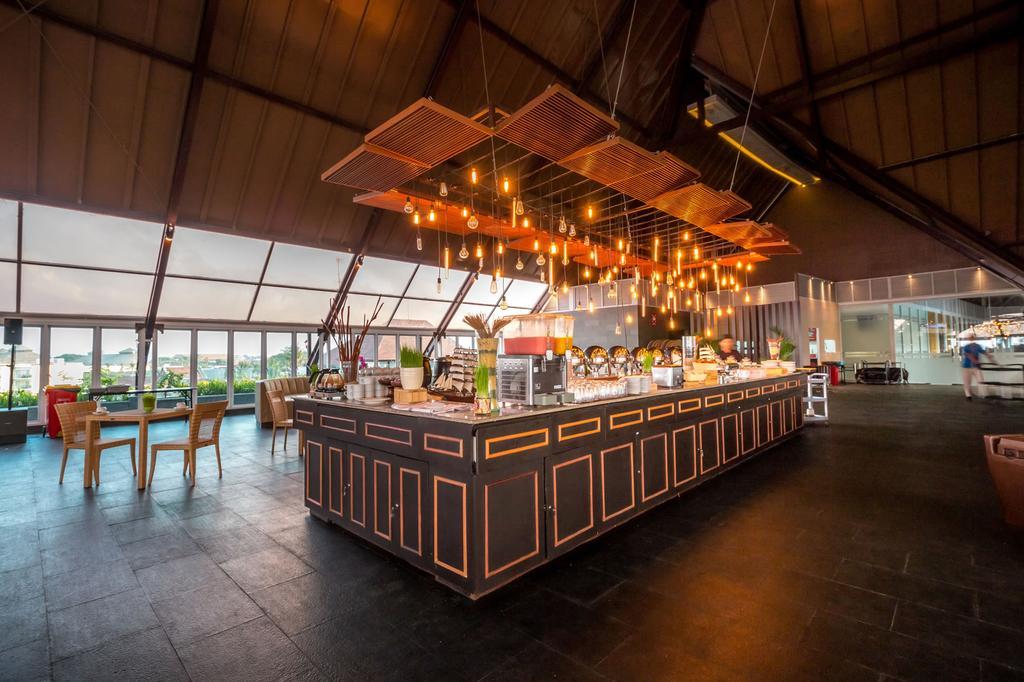 Kutabex Beachfront Hotel Kuta Lombok Dış mekan fotoğraf
