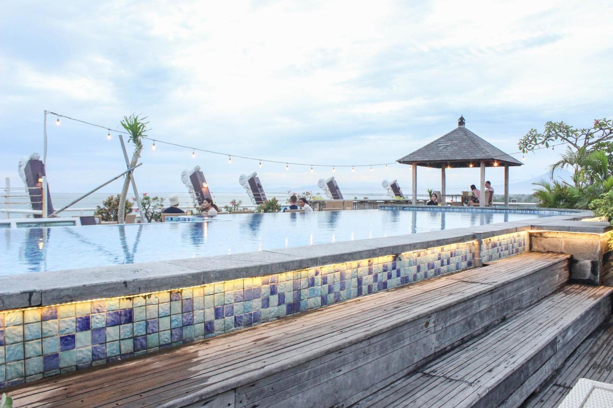 Kutabex Beachfront Hotel Kuta Lombok Dış mekan fotoğraf