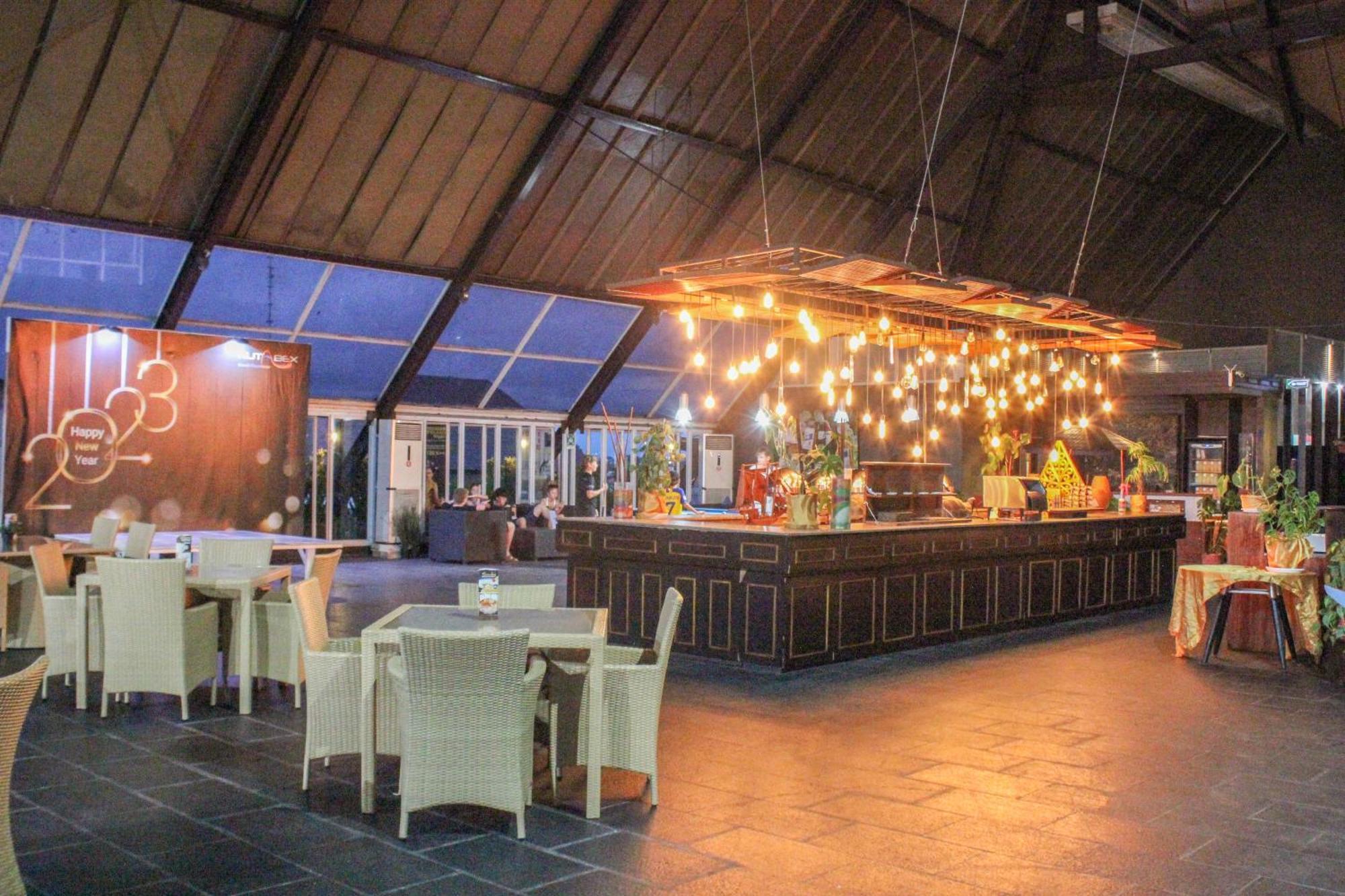 Kutabex Beachfront Hotel Kuta Lombok Dış mekan fotoğraf