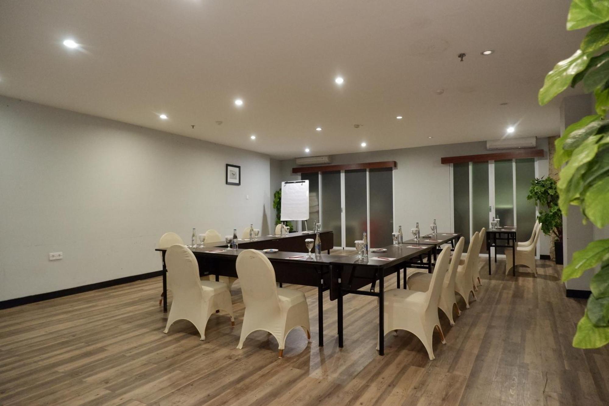 Kutabex Beachfront Hotel Kuta Lombok Dış mekan fotoğraf
